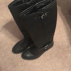 Heeled Black Zip-up Boots